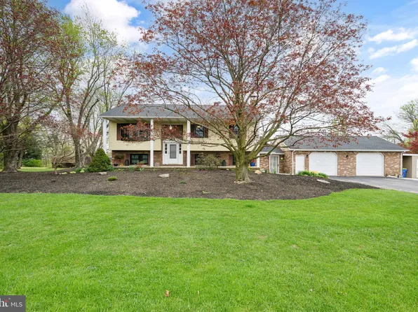 387 Leedy Rd, Spring Grove, PA 17362