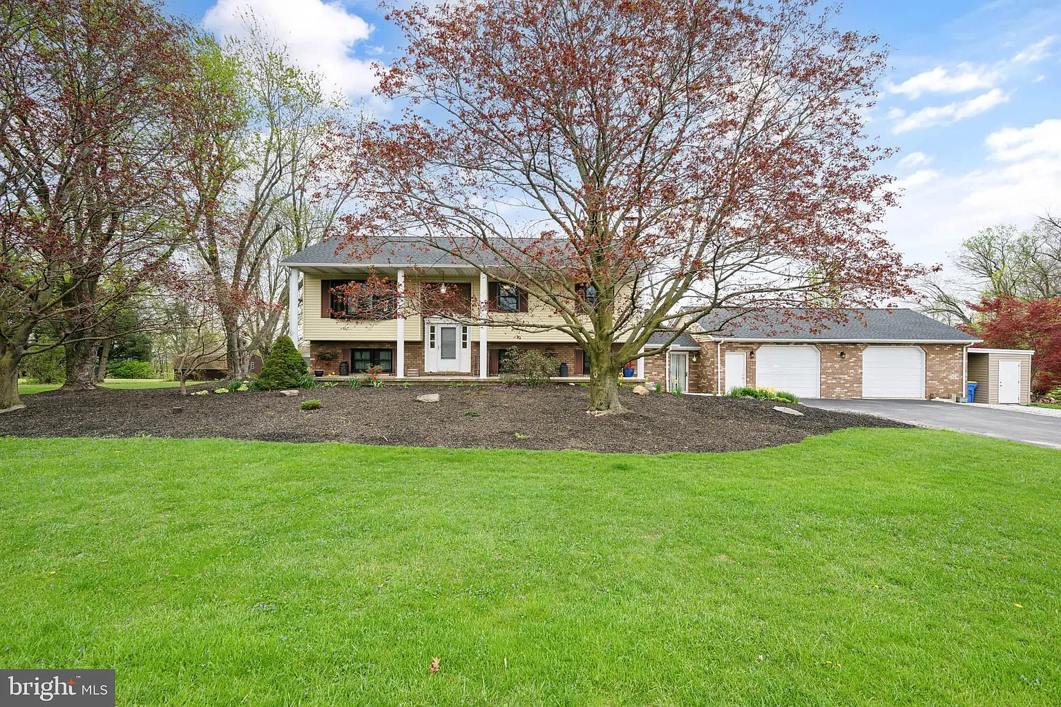 387 Leedy Rd photo 1