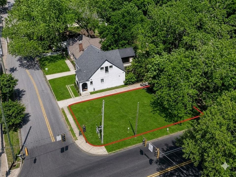 1st image of 0 2nd Ave SE #204