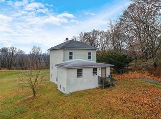 876 E Hill Dr, New Kensington, PA