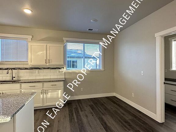 5th image of 515 Borah Ave W #2