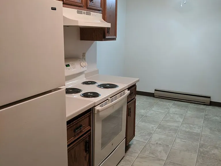Silver Leaf Apartments — Photo 19