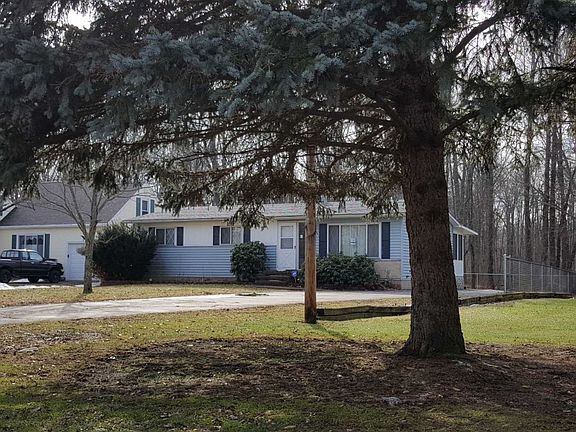 4th image of 5229 Woodman Ave