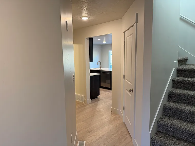 4013 S Woodland Ave — Photo 3