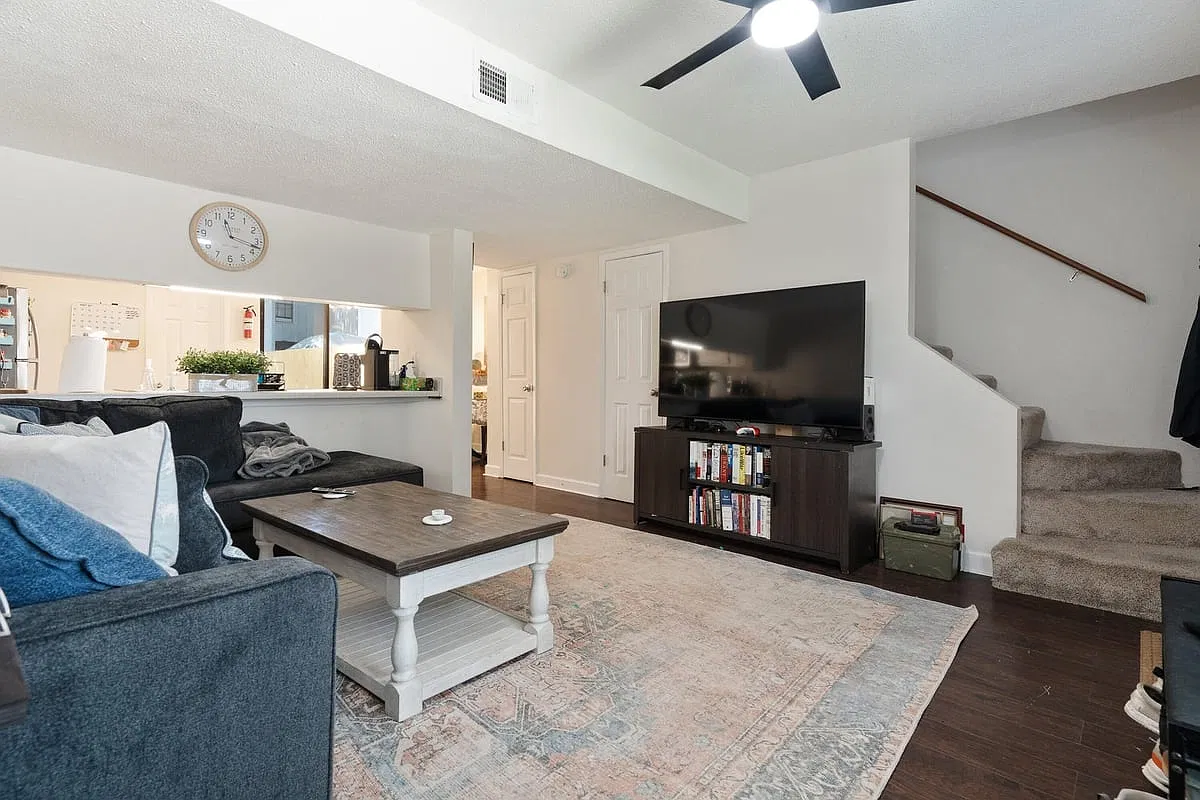 412 Odin Lane Unit F — Photo 4