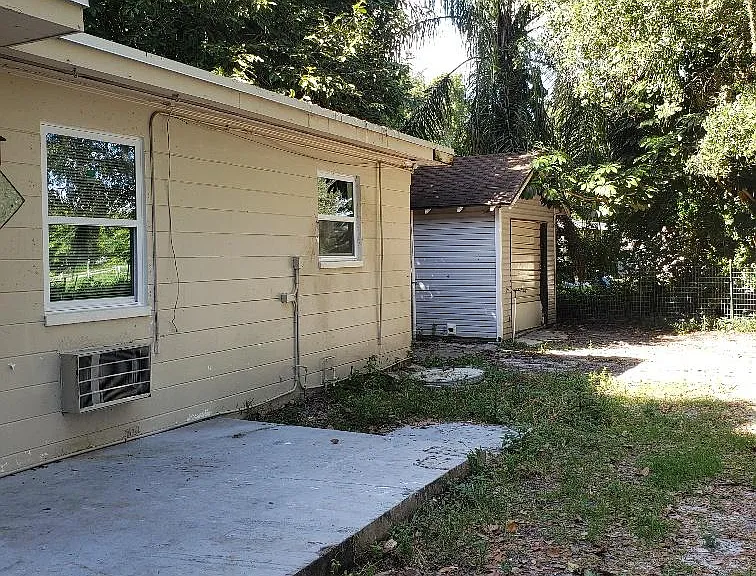 Crescent Lake Dr — Photo 2