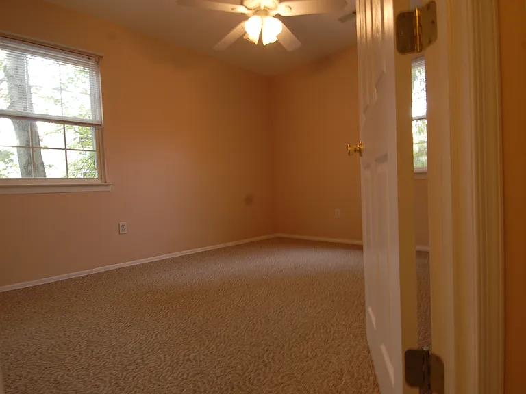 102 Deerpath Dr #B — Photo 7