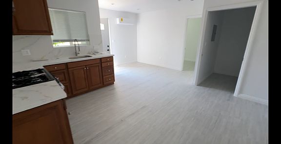 4th image of 9117 Canterbury Ave #B