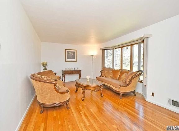5th image of 21 Charter Ave