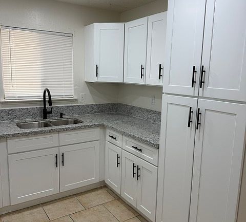 4th image of 4208 N Pleasant Ave