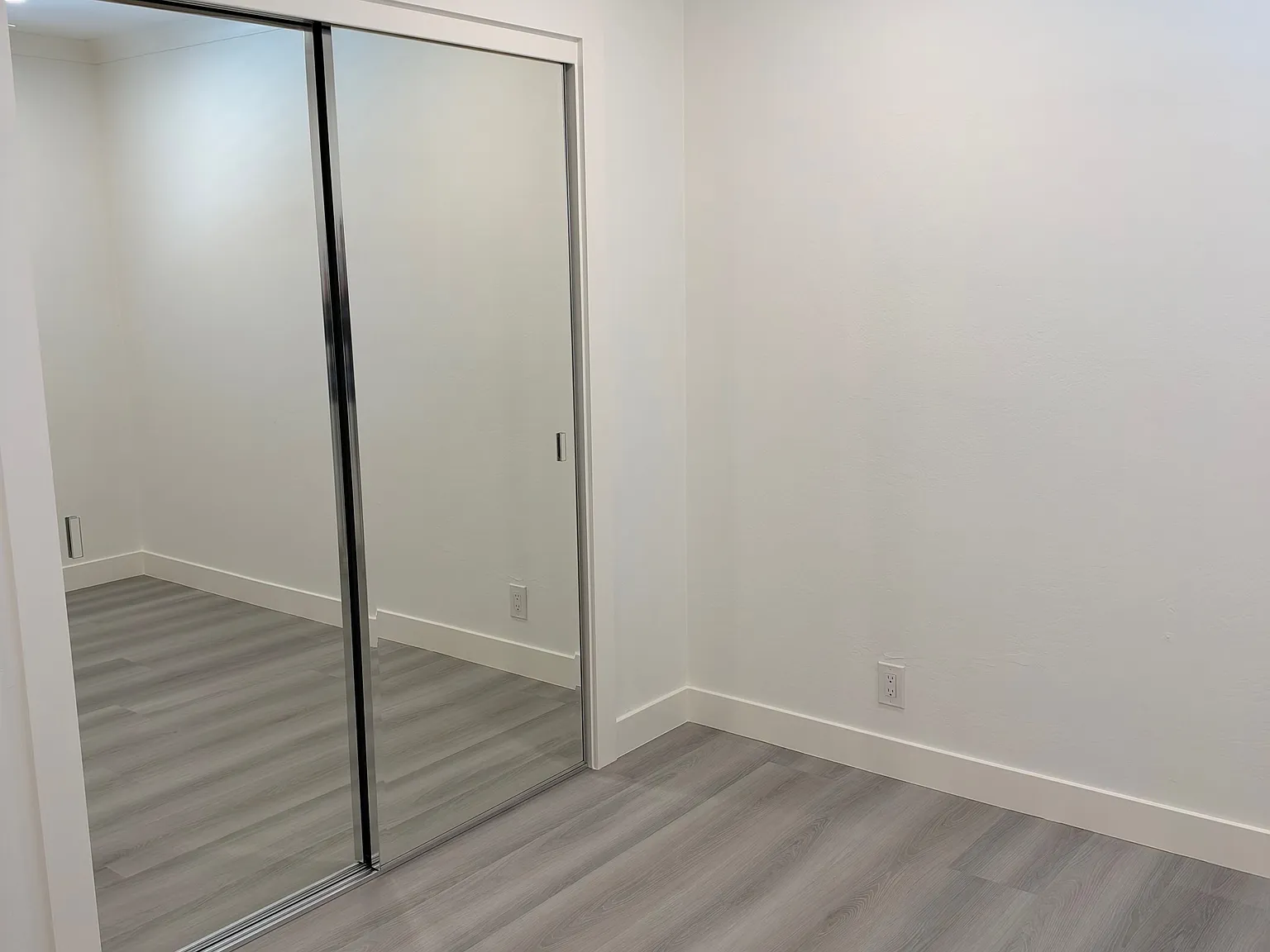 2 bed, 825 sqft, $4,100 — Photo 3