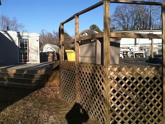 4th image of 18 Roberts Ct W