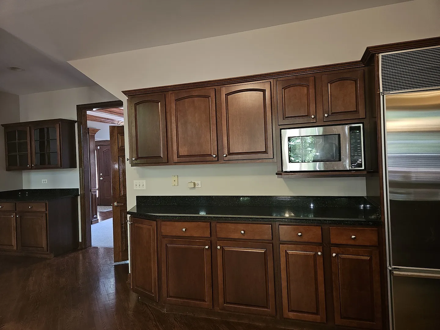 4 bed, 4.5 bath, 3332 sqft, $4,000 — Photo 4