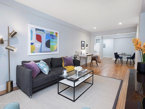 4th image of 60 9th Ave Unit 304