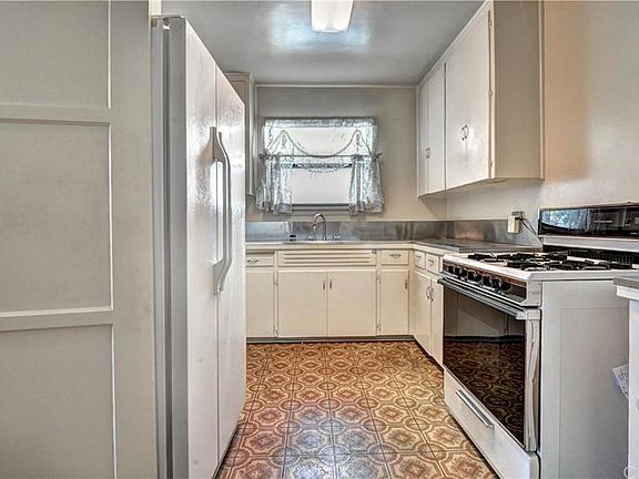 3rd image of 5116 E Carita St