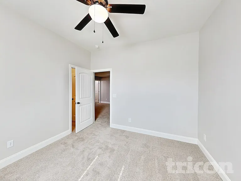 492 Woodtrace Dr — Photo 12