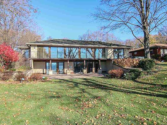 3rd image of 713 Woodward Dr