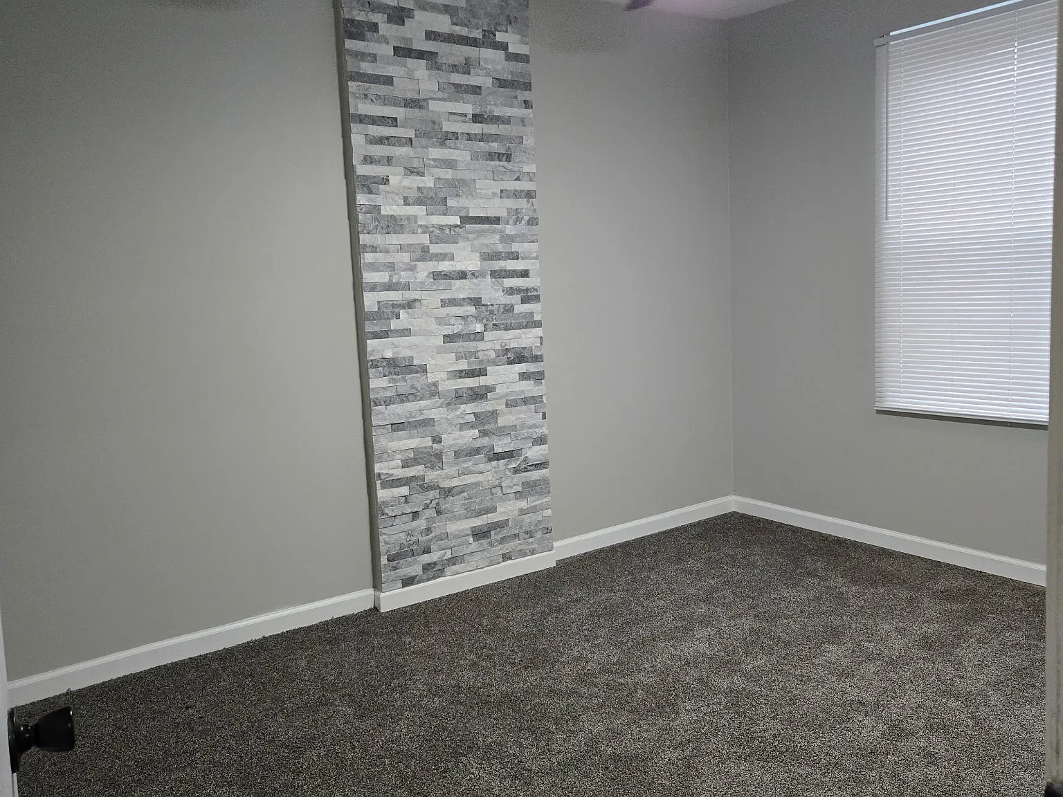 5065 Northland Ave — Photo 2