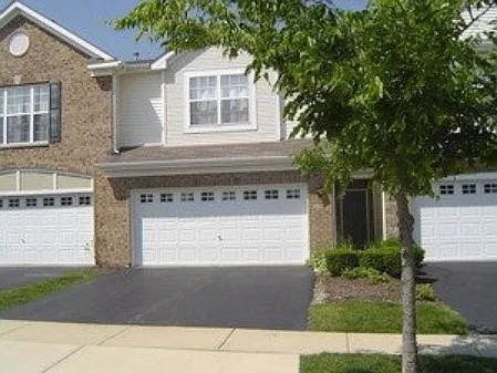 1472 Millbrook Dr photo 1