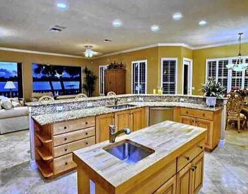 3rd image of 7350 Periwinkle Dr