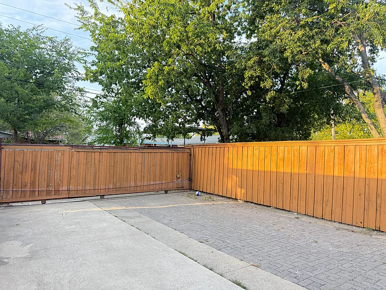 2319 Klondike Dr — Photo 23