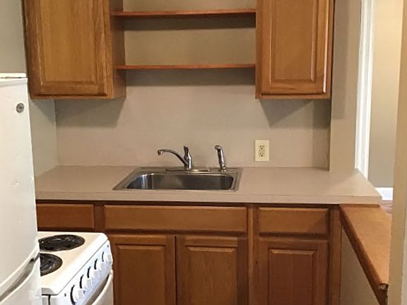 3rd image of 800 S 4th St APT 6