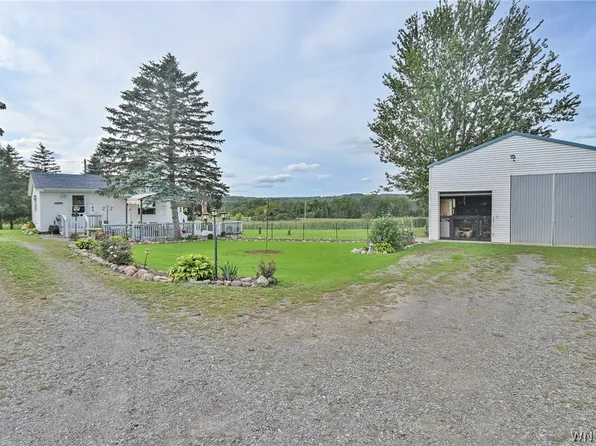 6335 Lemley Rd, Wyoming, NY 14591