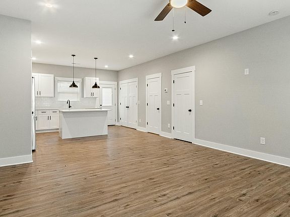 4th image of 2508 Villa Dr NW Unit 5-8