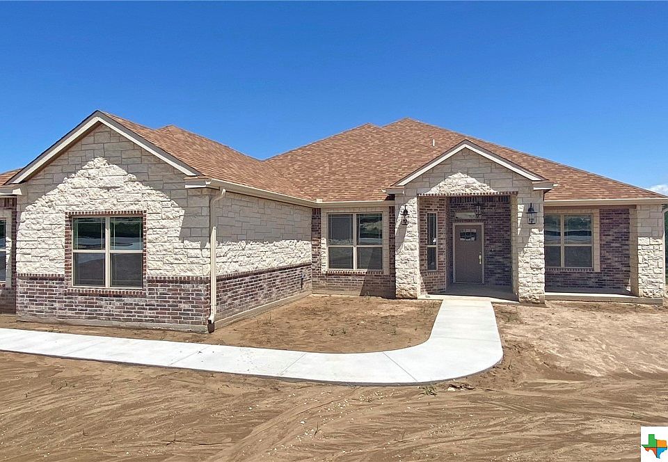 1st image of 813 Estate Circle