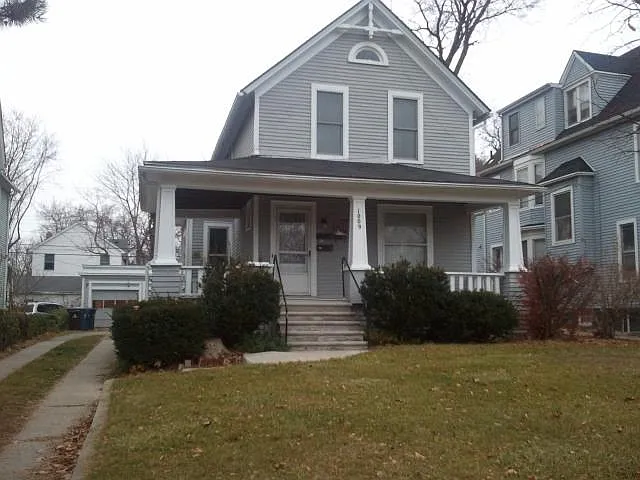 1009 Packard St #2