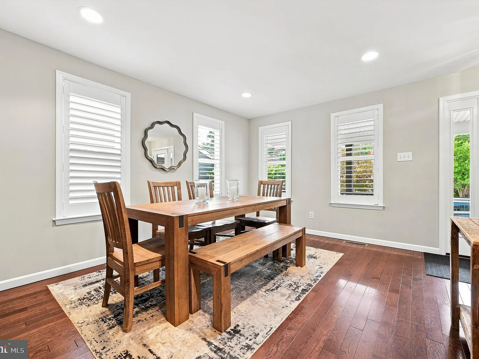 4 bed, 5.0 bath, 3041 sqft, $5,000 — Photo 4