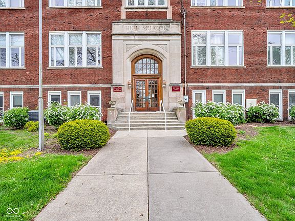 3rd image of 111 S Spring St APT G6