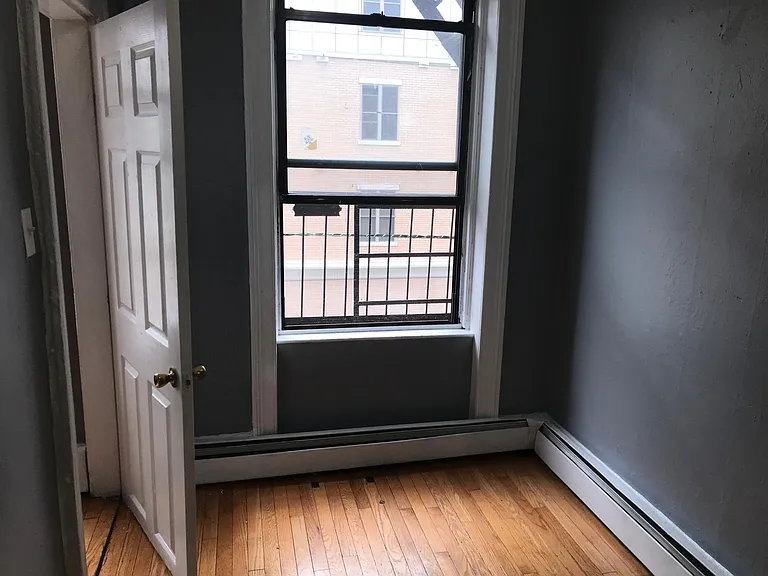 16 Westervelt Pl #3 — Photo 3