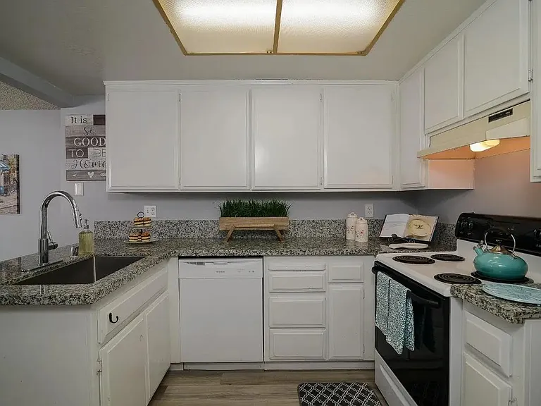 2422 Camino Garden Way — Photo 7