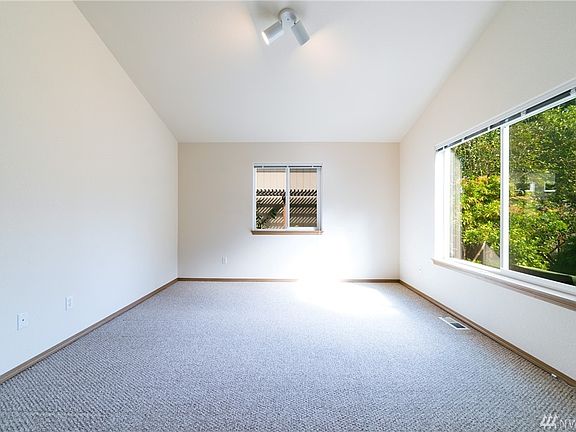 Bonus Room/Den