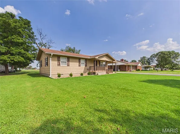 1608 Sidney St, Malden, MO 63863