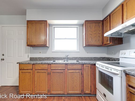 5th image of 818 Catherine St