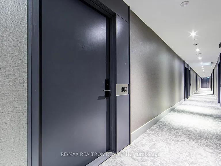 285 Dufferin St #303 — Photo 3