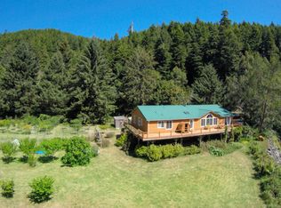 1004 Yachats River Rd, Yachats, OR 97498