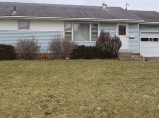 1338 Canoe Ln, Coshocton, OH 43812