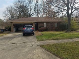 1004 W Cherokee St, Springfield, MO 65807