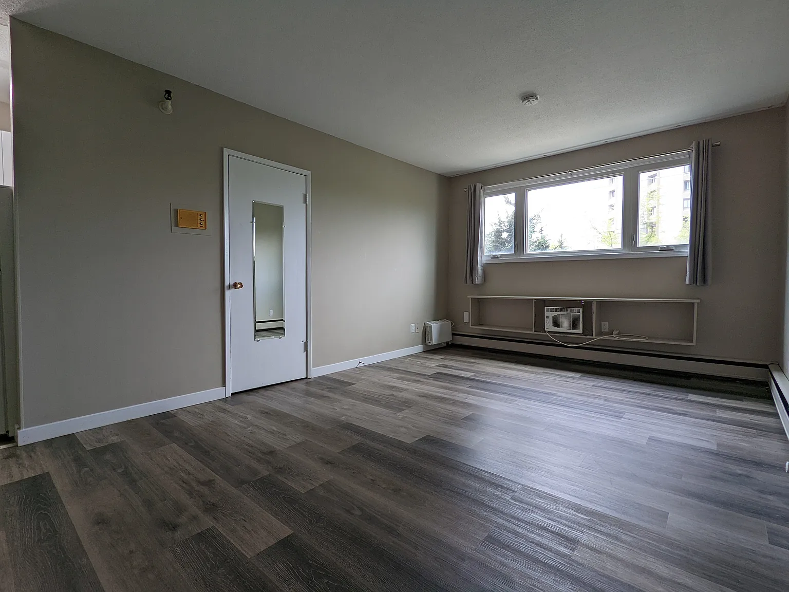 Mainstreet University Apartments — Photo 1