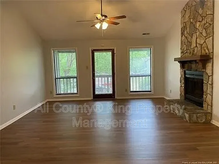 1866 Tryon Dr #8 — Photo 2