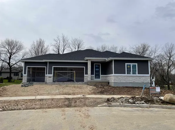 2365 Lonnie Ct, Sun Prairie, WI 53590
