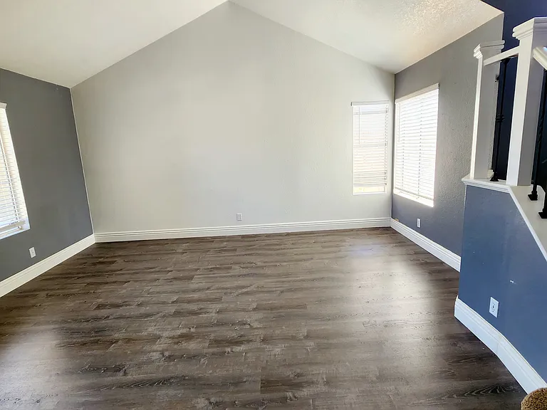 39306 Fieldcrest Cir — Photo 13