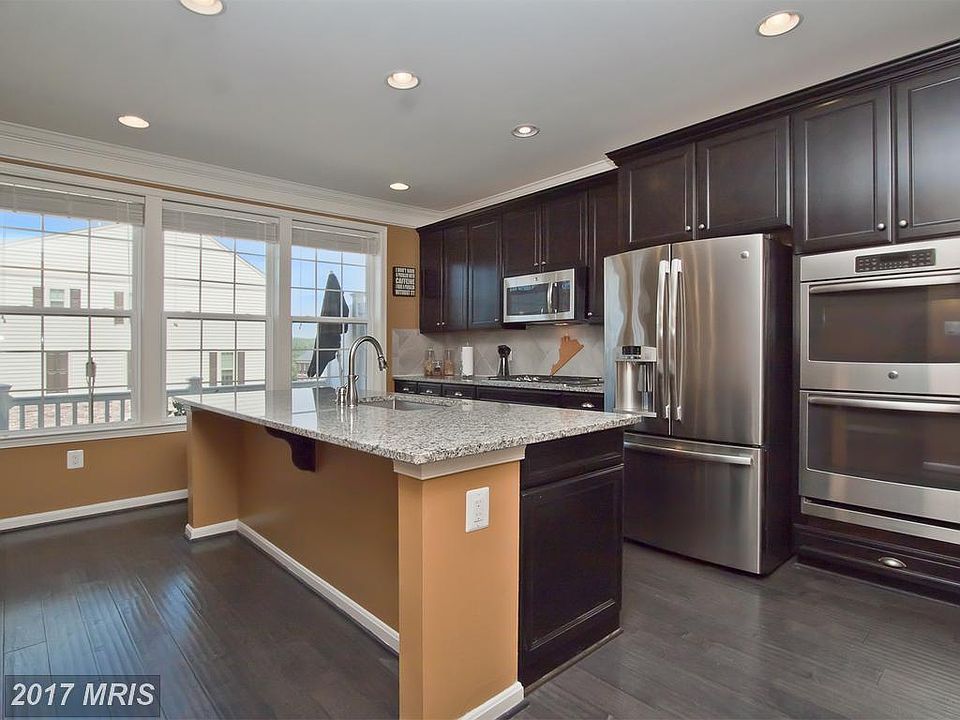 1st image of 217 Apricot St