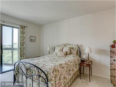 CALIFORNIA CLOSET ORGANIZERS IN CLOSETS