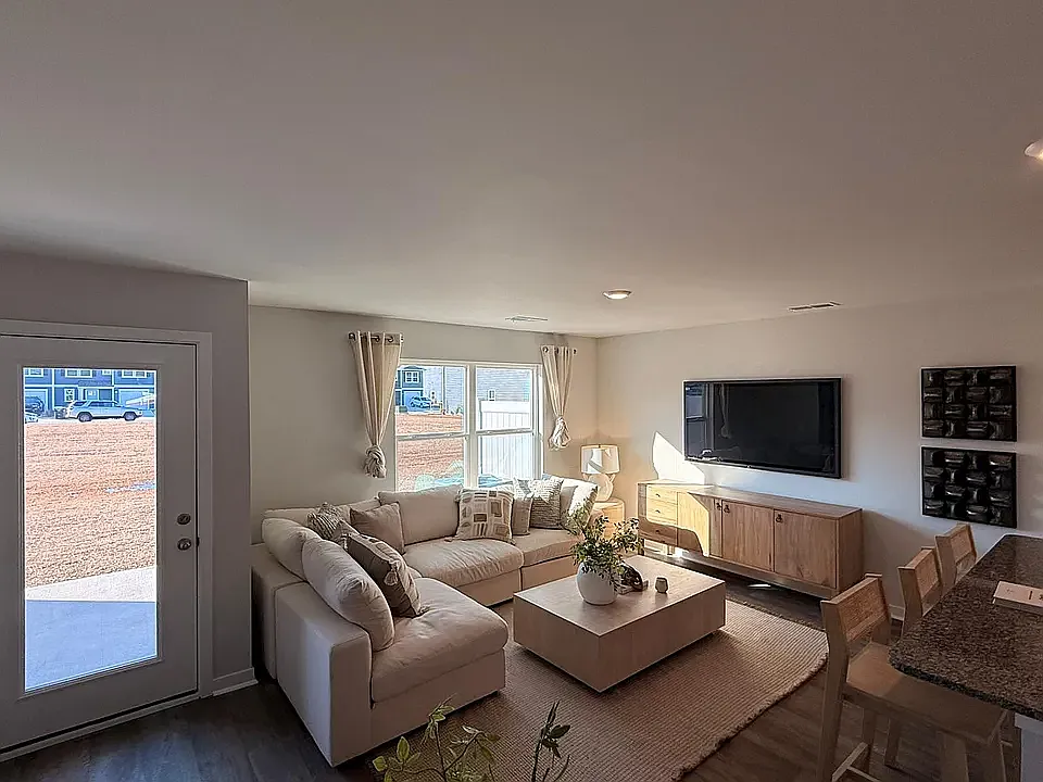3 bed, 2.5 bath, 1418 sqft, $1,895 — Photo 3