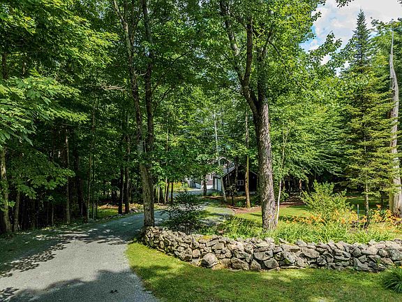 5th image of 612 Sugar Hill Road