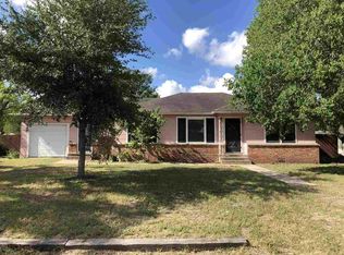 600 E Alexander, Three Rivers, TX 78071